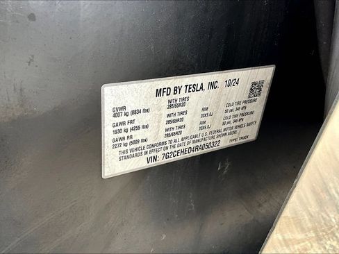 Used 2024 Tesla Cybertruck AWD Crew Cab image 17