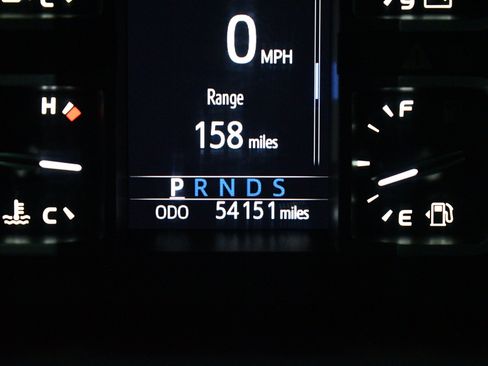 Used 2019 Toyota Tundra SR5 w/ SR5 Upgrade Package AWD/4WD image 26