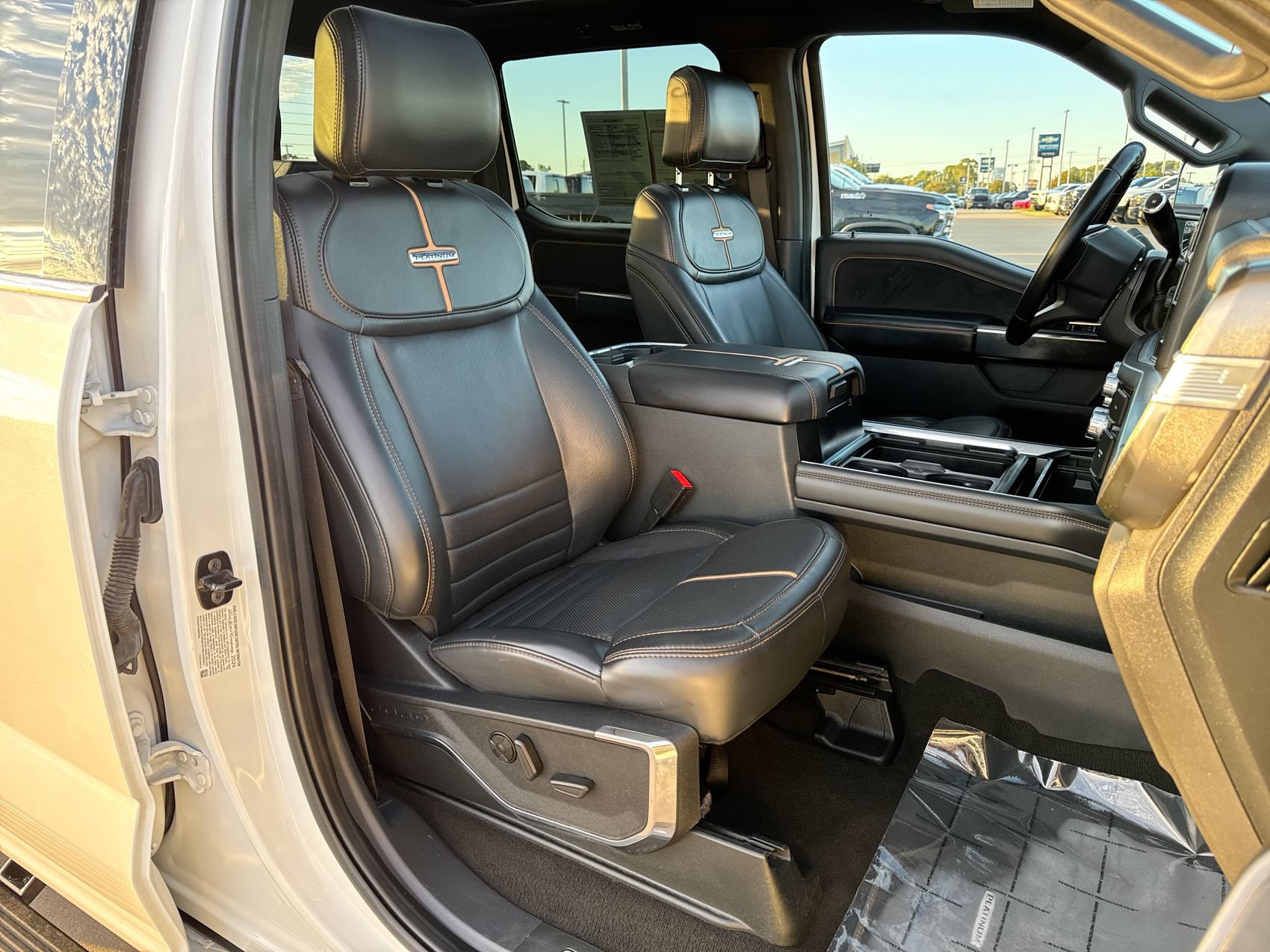 Used 2024 Ford F350 Platinum w/ FX4 Off-Road Package AWD/4WD image 26
