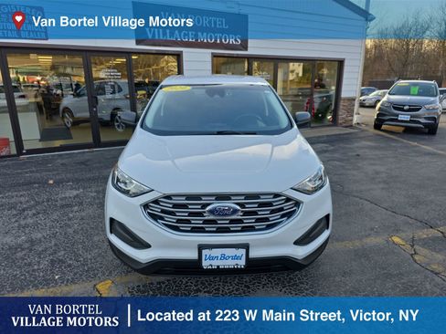 Used 2020 Ford Edge SE image 2