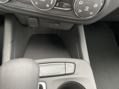 Certified 2025 Chevrolet Trax LS image 57