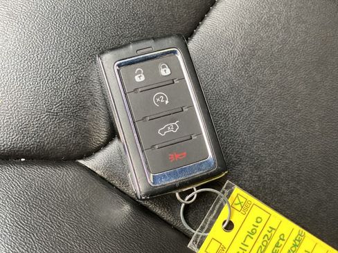 Used 2024 Jeep Grand Cherokee Limited 4xe AWD/4WD image 28