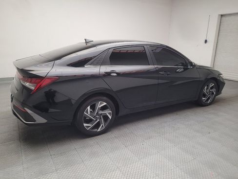Used 2025 Hyundai Elantra SEL FWD image 10