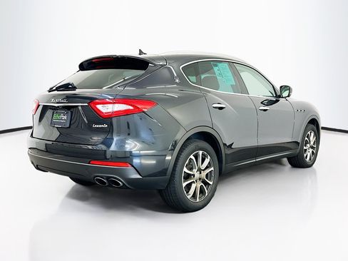 Used 2017 Maserati Levante AWD/4WD image 9