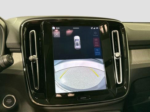 New 2026 Volvo XC40 B5 Core AWD/4WD image 13