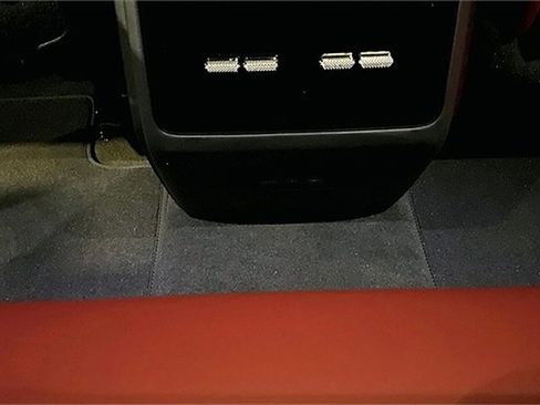 New 2025 Porsche Macan 4S Electric image 28