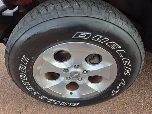 Used 2014 Jeep Wrangler Unlimited Sahara w/ Connectivity Group image 12