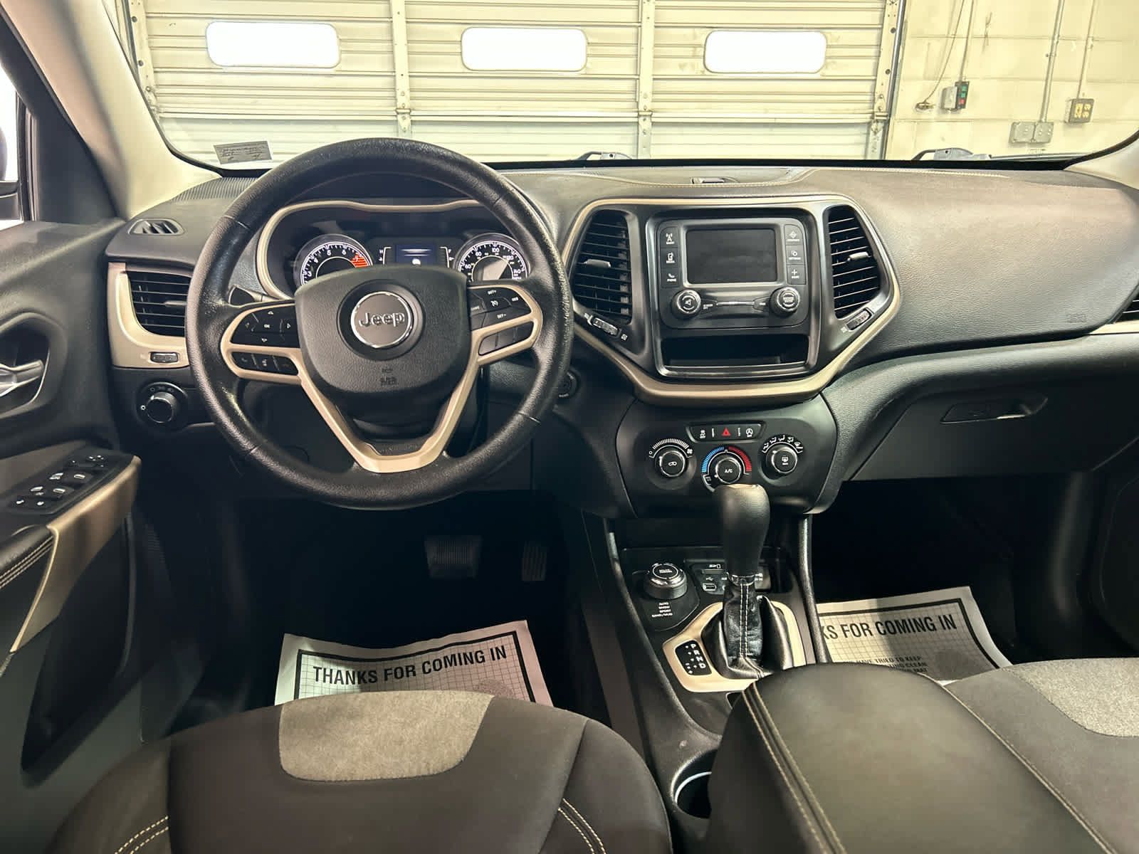 Used 2017 Jeep Cherokee Sport AWD/4WD image 4