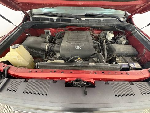 Used 2015 Toyota Tundra SR5 w/ SR5 Upgrade Package AWD/4WD image 31