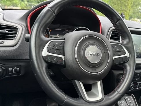 Used 2017 Jeep Compass Trailhawk w/ Leather Interior Group AWD/4WD image 14