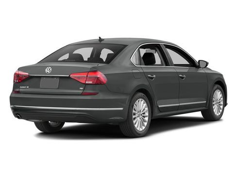 Used 2016 Volkswagen Passat 1.8T SEL Premium FWD image 2