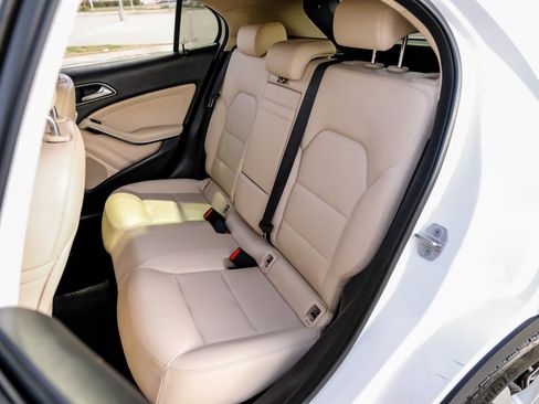 Used 2019 Mercedes-Benz GLA 250 w/ Convenience Package image 40