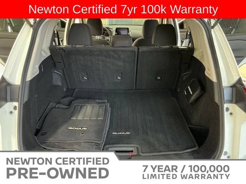 Used 2025 Nissan Rogue S FWD image 18