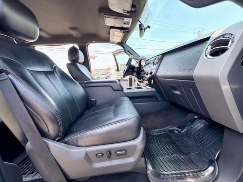 Used 2012 Ford F250 Lariat w/ Lariat Interior Pkg image 21