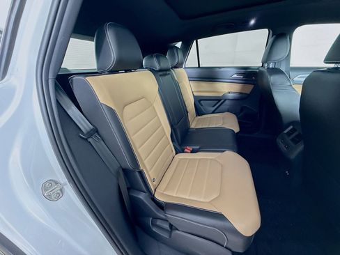 Used 2022 Volkswagen Atlas Cross Sport SEL Premium R-Line image 36