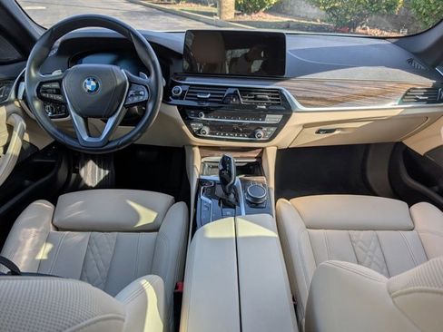 Certified 2023 BMW 530e 530e w/ Premium Package image 16