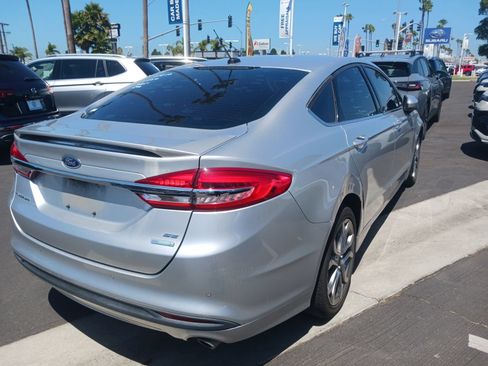Used 2017 Ford Fusion SE w/ Equipment Group 201A FWD image 3