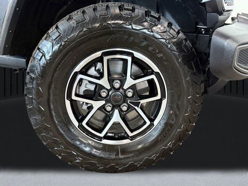 Used 2025 Jeep Wrangler Unlimited Rubicon image 19