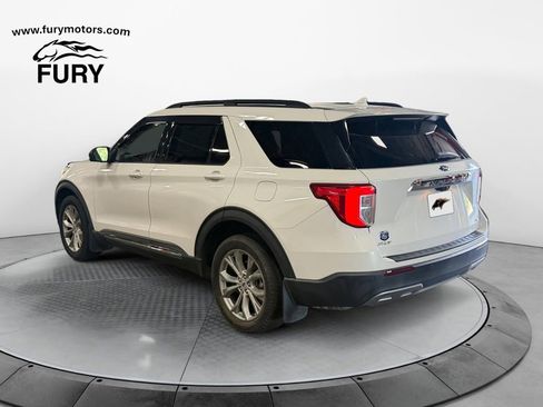 Used 2020 Ford Explorer XLT w/ Equipment Group 202A AWD/4WD image 5
