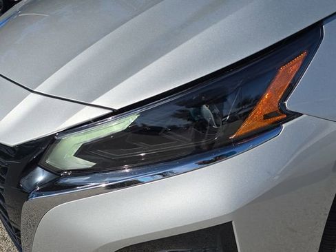 New 2025 Nissan Altima 2.5 SL FWD image 10