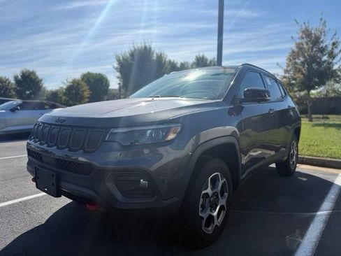Used 2022 Jeep Compass Trailhawk w/ Trailhawk Elite Group AWD/4WD image 2