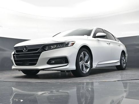 Used 2020 Honda Accord EX image 25