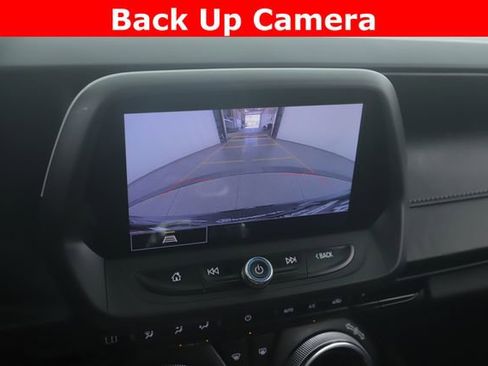 Used 2021 Chevrolet Camaro LT w/ Technology Package image 5