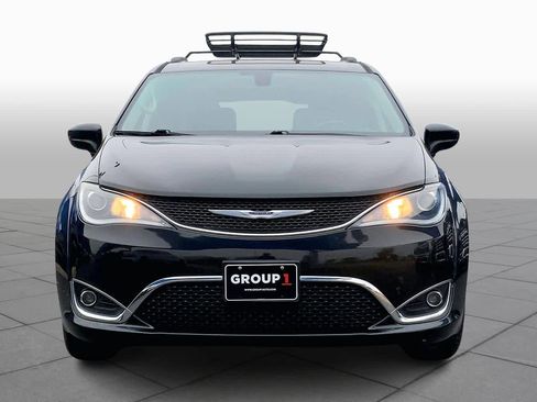 Used 2019 Chrysler Pacifica Touring-L image 3