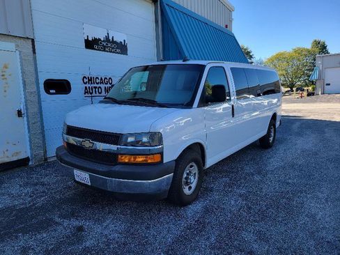 Used 2017 Chevrolet Express 3500 LT w/ LT Preferred Equipment Group RWD image 15