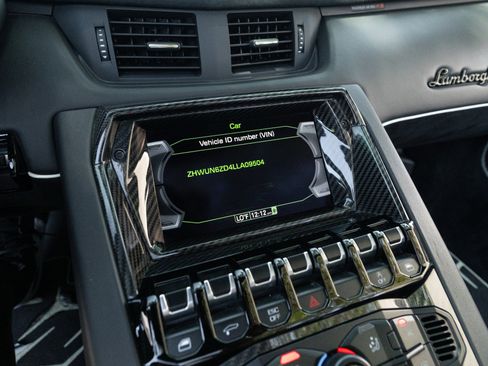 Used 2020 Lamborghini Aventador SVJ AWD/4WD image 93