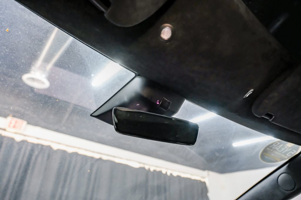 Used 2022 Tesla Model S AWD/4WD image 39
