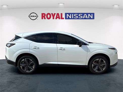 Used 2025 Nissan Murano SV image 8