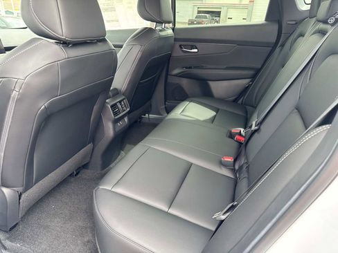 New 2025 Nissan Murano SV FWD image 17