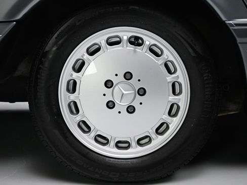 Used 1991 Mercedes-Benz 560 SEL image 32