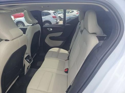 Used 2026 Volvo XC40 B5 Plus AWD/4WD image 9