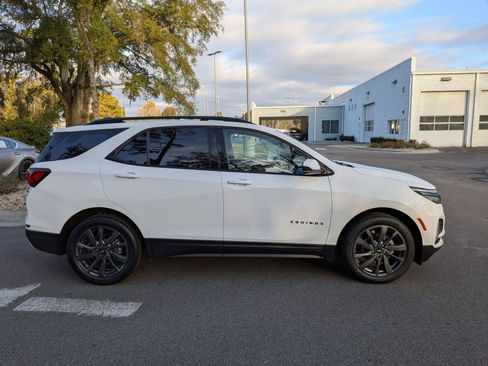 Used 2022 Chevrolet Equinox RS image 2