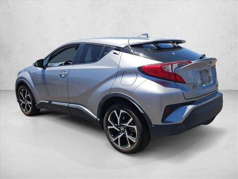 Used 2020 Toyota C-HR XLE FWD image 13
