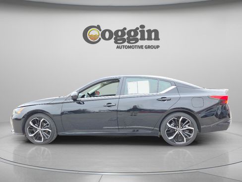 Used 2024 Nissan Altima 2.5 SR image 2