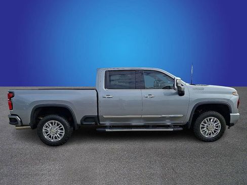 Used 2025 Chevrolet Silverado 2500 High Country w/ High Country Premium Package image 4