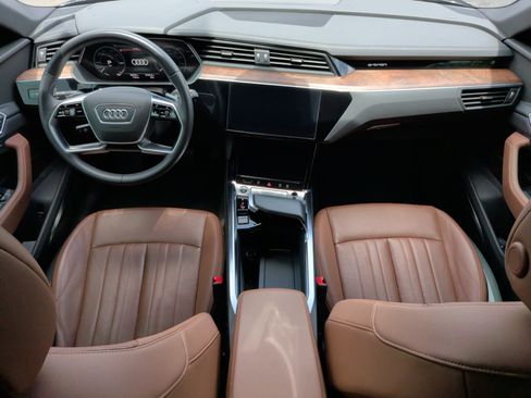 Used 2023 Audi e-tron Premium Plus w/ Premium Plus Package AWD/4WD image 34
