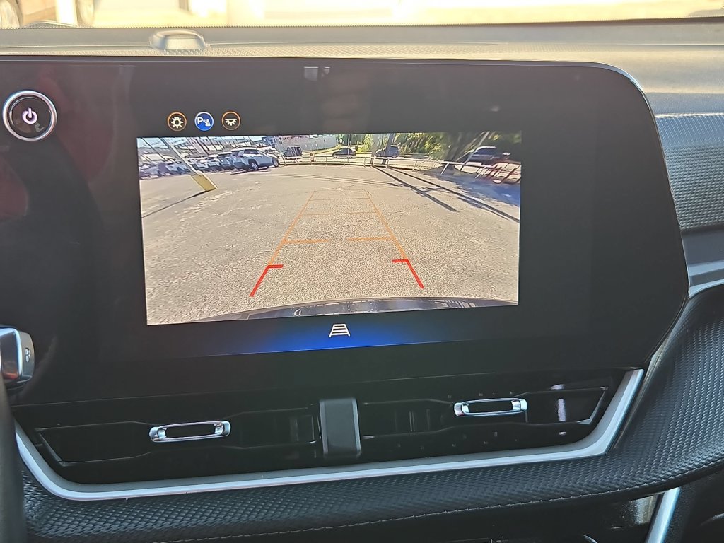 Used 2026 Chevrolet Equinox LT AWD/4WD image 18