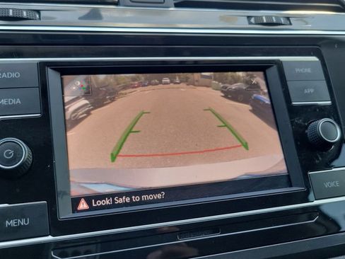 Used 2022 Volkswagen Tiguan S FWD image 17