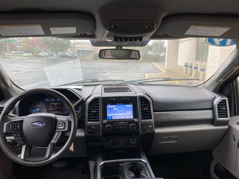 Used 2019 Ford F250 XLT w/ Snow Plow Prep Package image 16