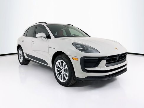 New 2026 Porsche Macan image 7
