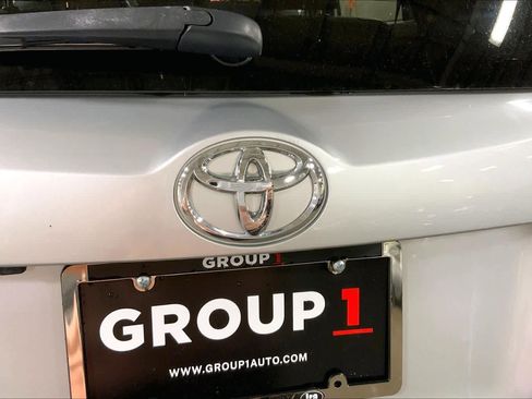 Used 2015 Toyota RAV4 Limited image 30