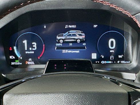 Used 2025 Ford Explorer ST-Line w/ ST-Line Street Pack image 13