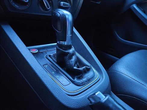 Used 2015 Volkswagen Jetta SE FWD image 9