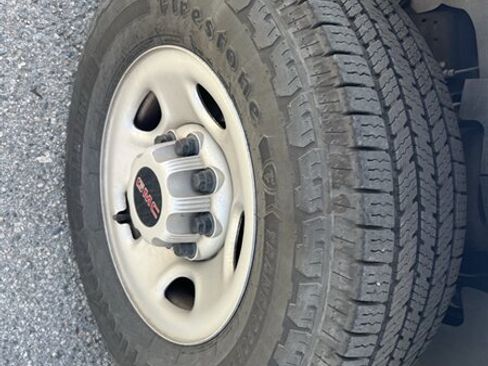 Used 2023 GMC Savana 2500 w/ Driver Convenience Package image 18