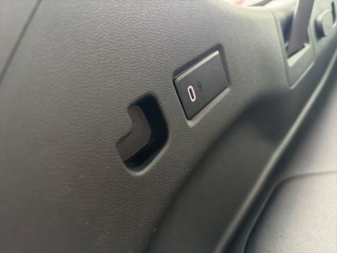 Used 2022 Chevrolet Suburban RST w/ Luxury Package image 31