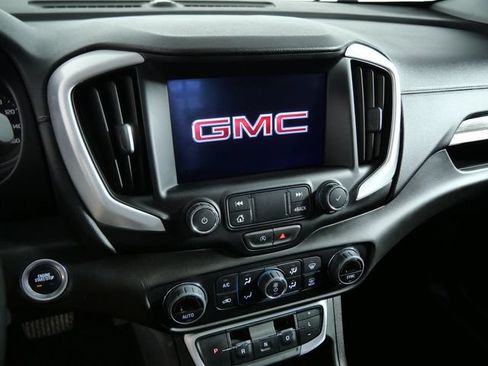 Used 2024 GMC Terrain SLT AWD/4WD image 18